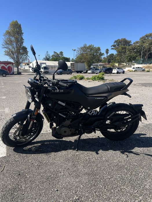 Husqvarna svartpilen 401