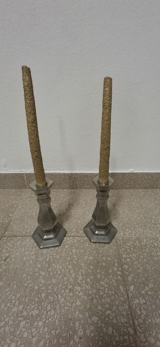2 castiçais em estanho