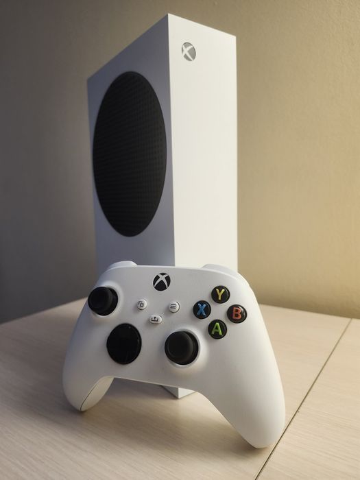 Продаю Xbox Series S