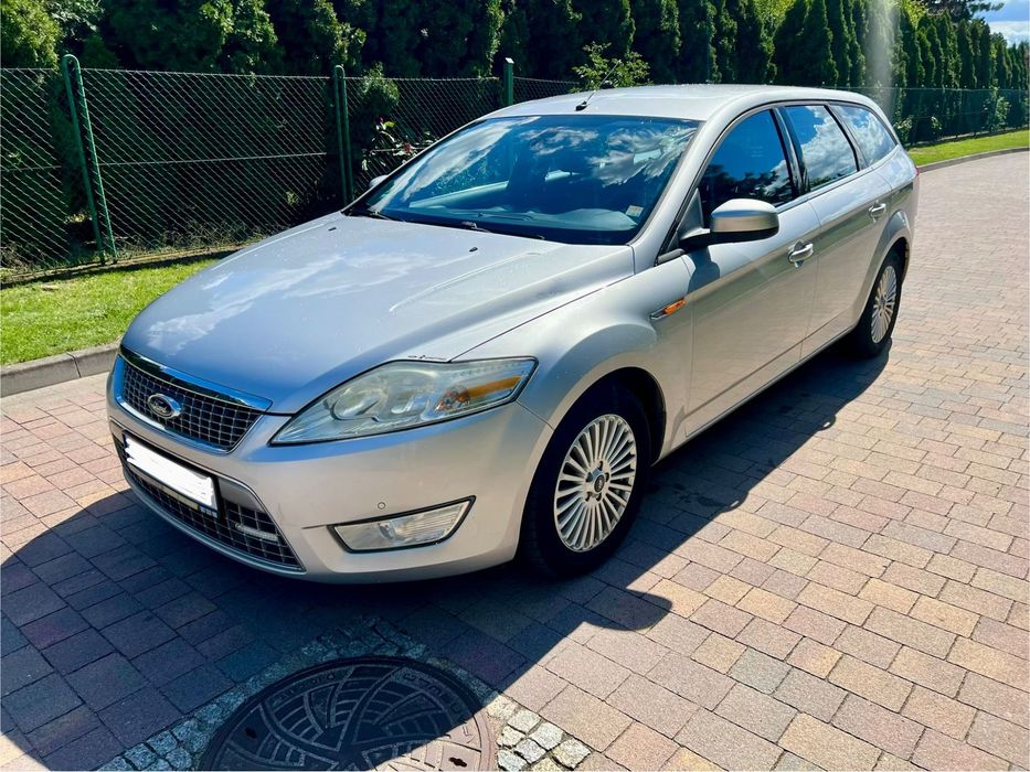 Ford Mondeo TITANIUM 2.0 diesel kombi hak grzana szybą fotele czujniki parkowania