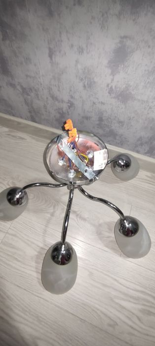 Żyrandol lampa  wisząca oświetlenie