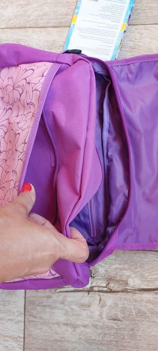 Продам новую школьную сумку через плечо