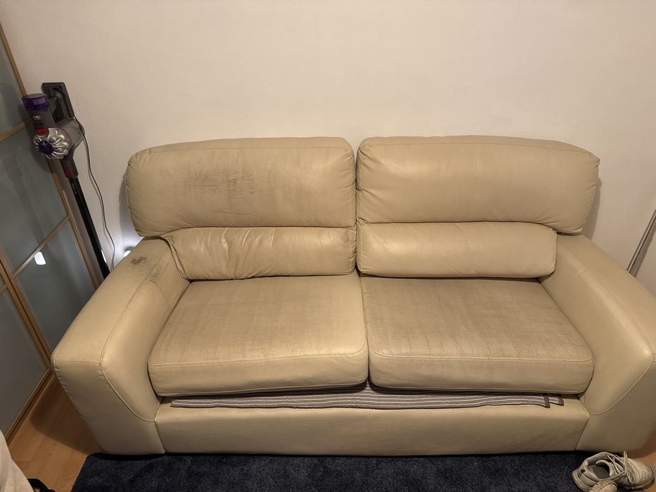Sofá Creme para duas pessoas
