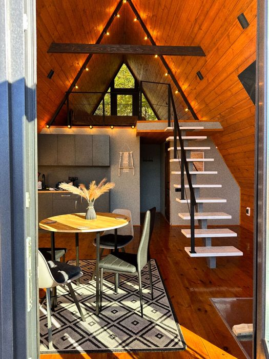 Подобова оренда будиночку з басейном та чаном  біля Львова