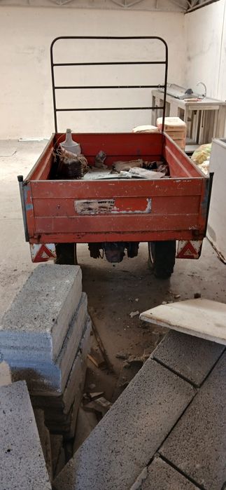 Atrelado com traçao