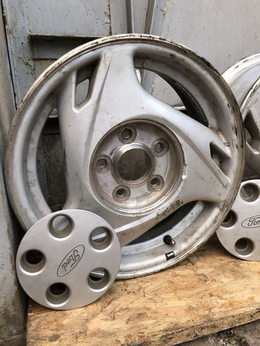 Легкосплавні диски Ford Probe 1996 (PCD)  5x114.3 (DIA): 67.1 R15