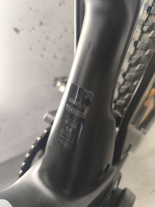 Rower elektryczny BMC FOURSTROKE amp lt three