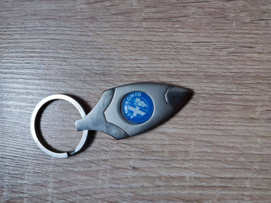 Brelok z logo Alfa Romeo