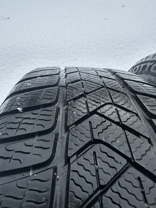 Зимова шина Pirelli