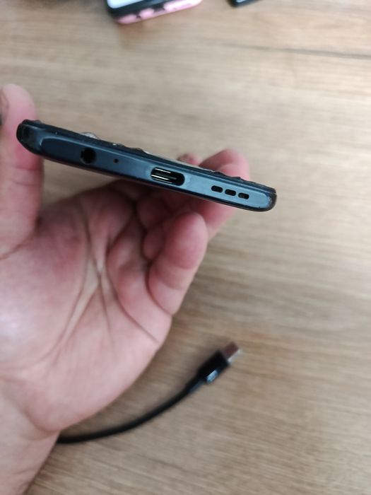 Смартфон Xiaomi Redmi Note 10s.
