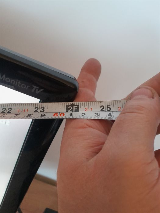 Telewizor LG z pilotem