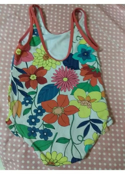 Купальник суцільний дитячий.