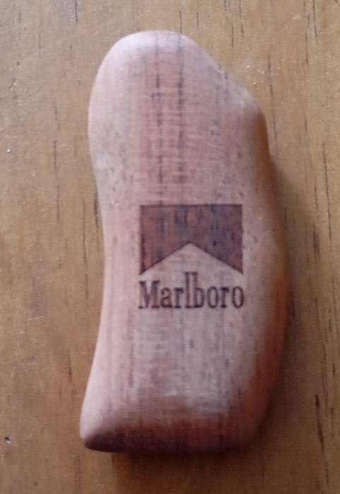 Capa para isqueiro da Marlboro