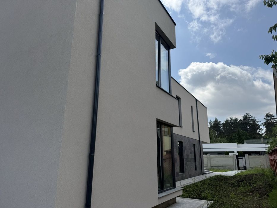 Продаж будиноку Брюховичі ( окремо стоячий) 222 кв. 5,5 сот землі - View 4
