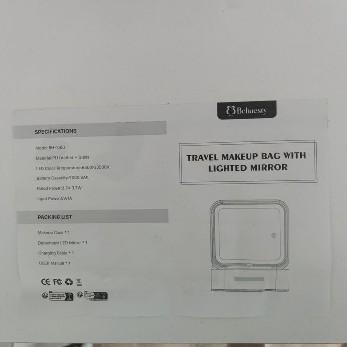 Kosmetyczka organizer na kosmetyki biżuterię kuferek z lusterkiem LED