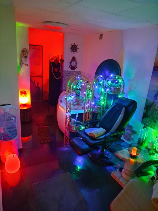 Mini siłownia z jacuzzi i sauną