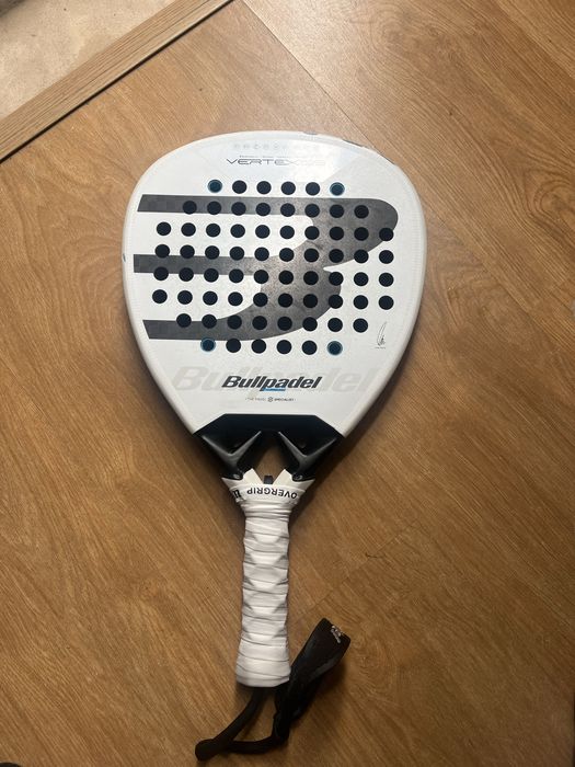 Vendo raquete Bullpadel