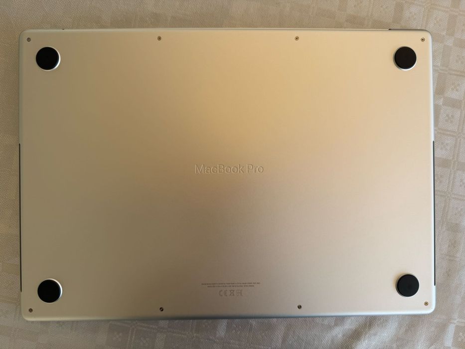 MacBook Pro 16” M1 Pro – 16GB RAM – 512GB SSD – Prateado | Estado Impecável
