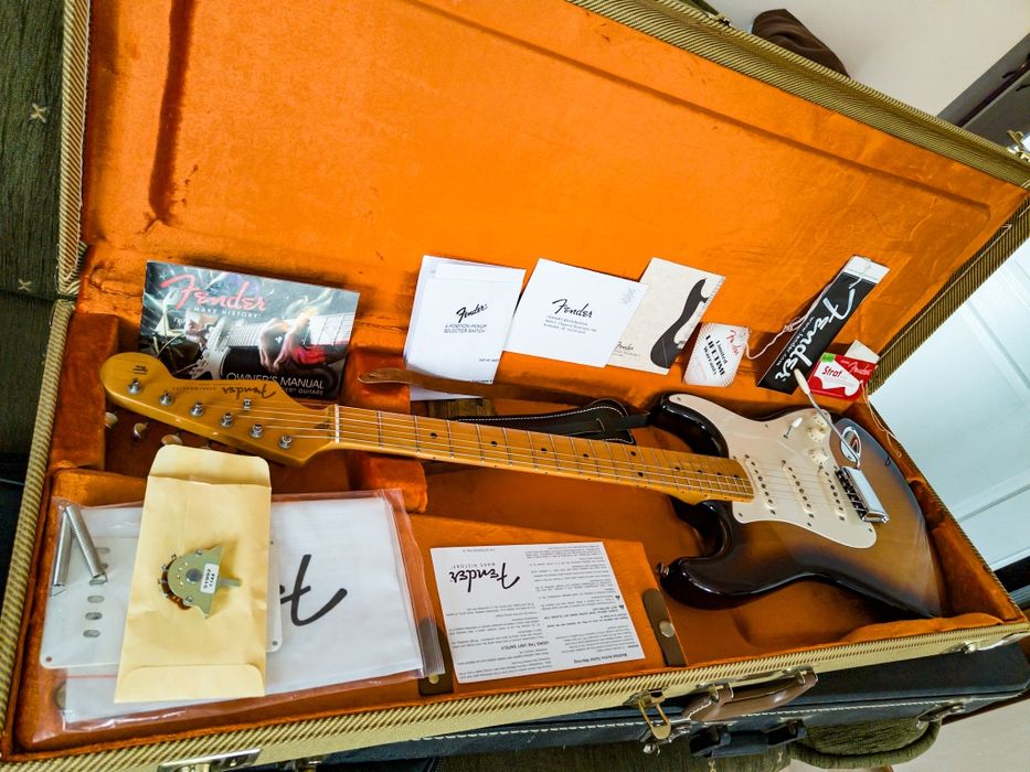 Fender USA AVRI 57 stratocaster 2012