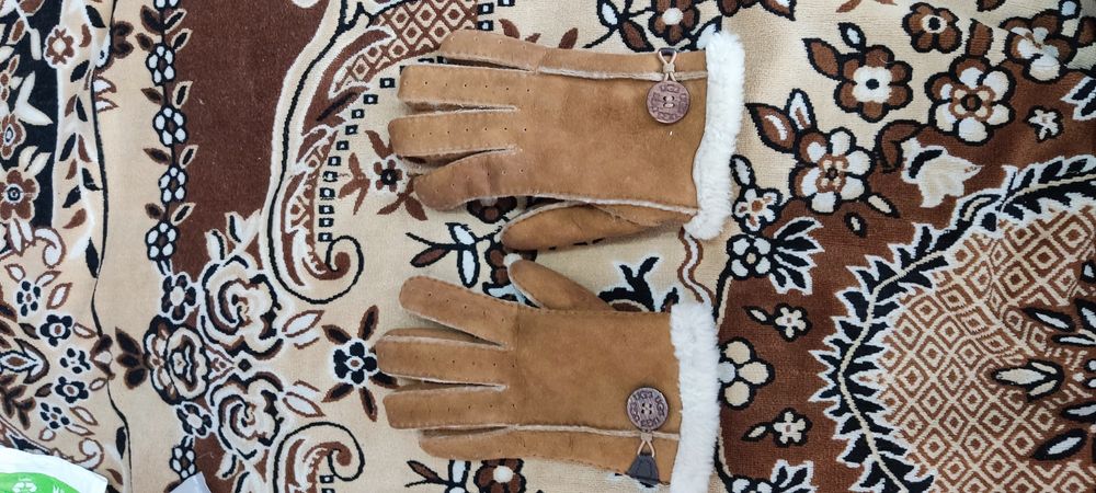Перчатки UGG теплі