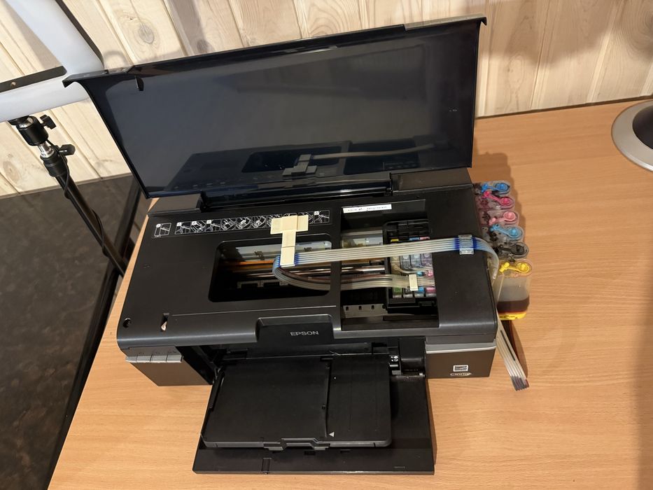 Принтер з кольоровим друком