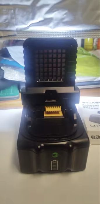 Універсальний прожектор лампа на акамулятор Dewalt Bosch Parkside інші