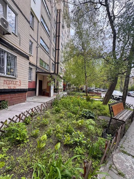Продам простору 3-к квартиру Тополь-1 /Панікахи ТЦ TERRA