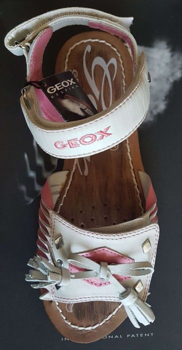 Sandália ajustáveis com velcro GEOX Respira Tam. 36(couro legítimo)