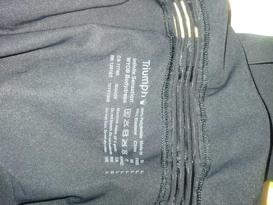 (40/L) Triumph/ Czarna Halka Mocno modelująca z Londynu