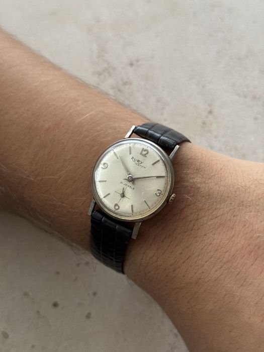 Relógio mecânico Ruby a funcionar64750868692483121