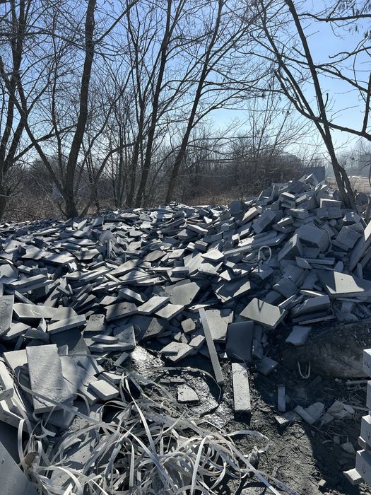 200 тонн відходів гранітної плитки