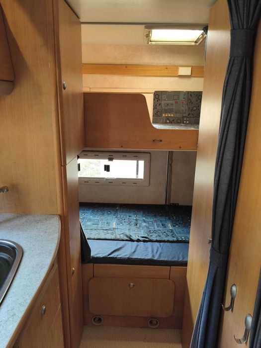 Autocaravana Challenger 103GA em ótimo estado, modelo de 2001