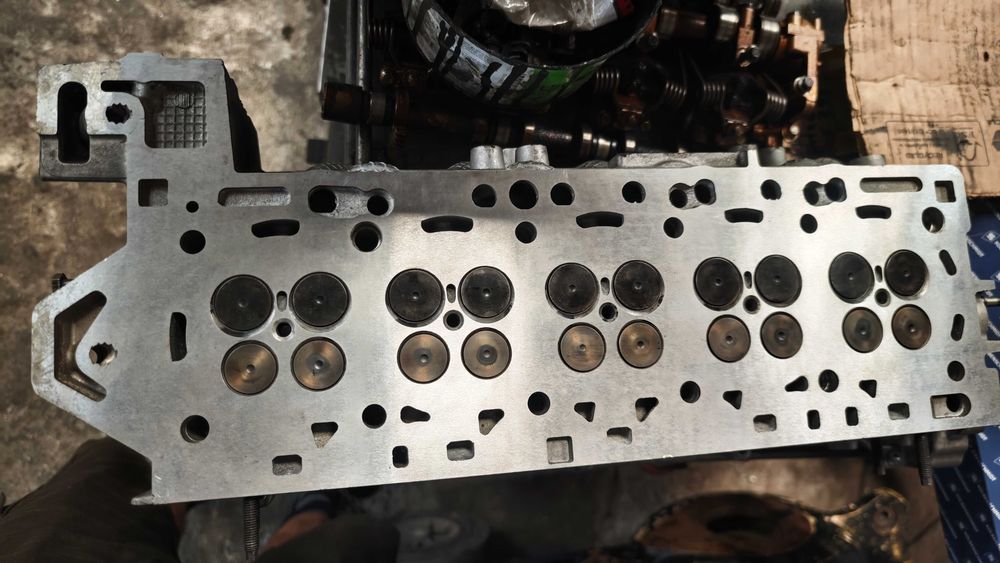 Cabeça motor Volvo D5