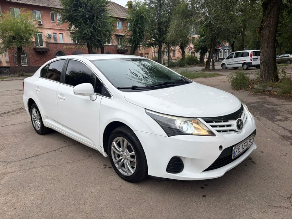 Продам toyota avensis 2013g 2.0