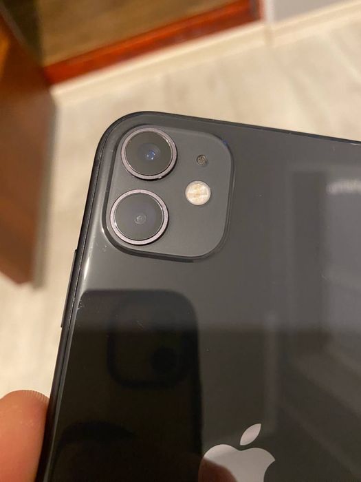 Продам срочно iphone 11