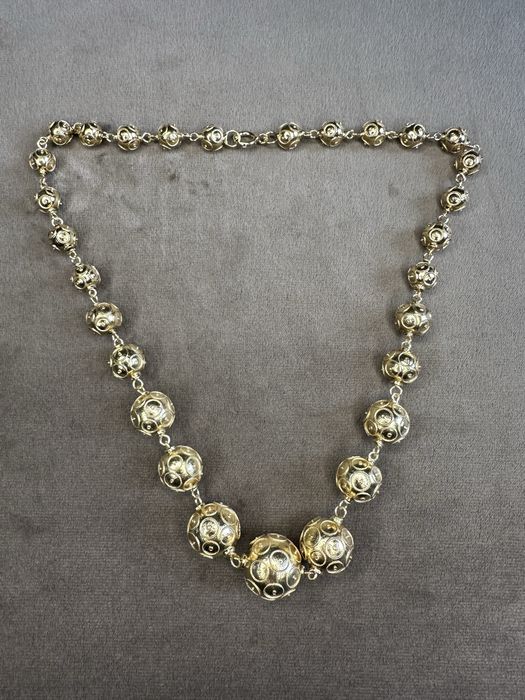 Colar de contas de Viana em prata dourada