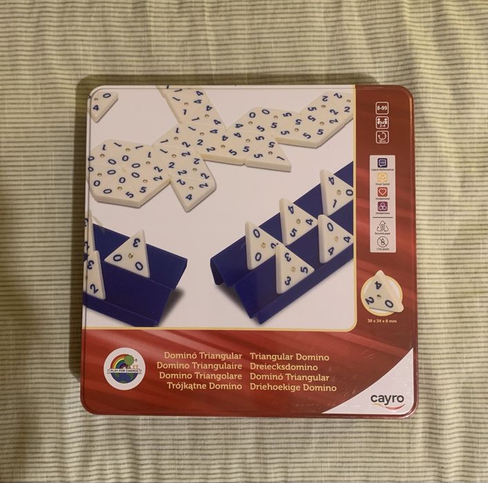 Dominó triangular