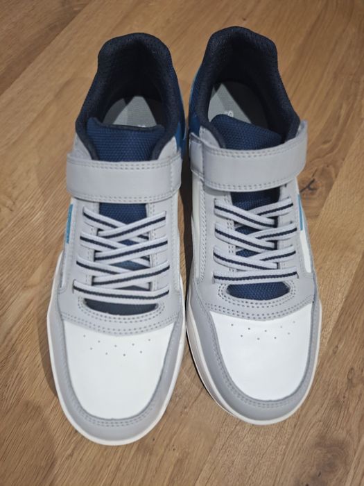 Buty chłopięce Geox nowe  r. 39