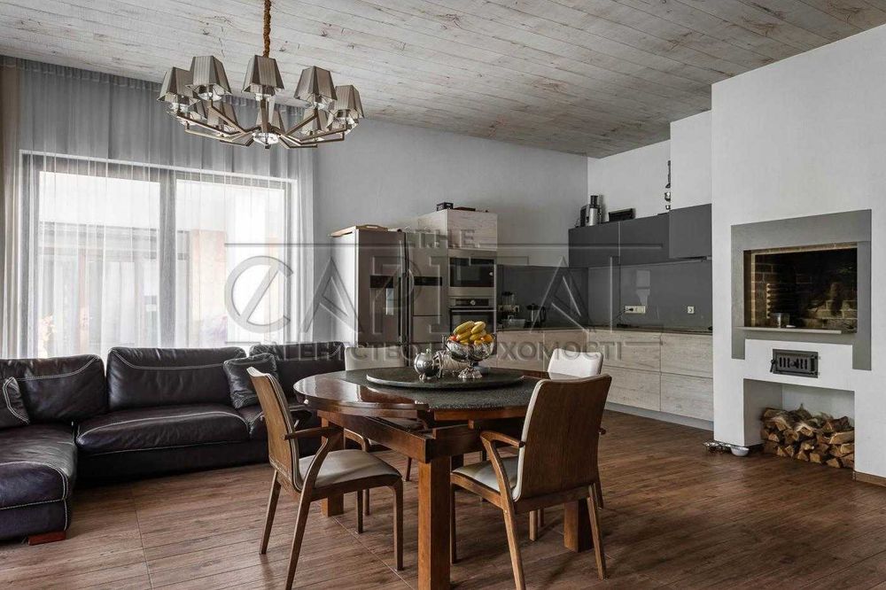 Преміальний маєток у серці Козина