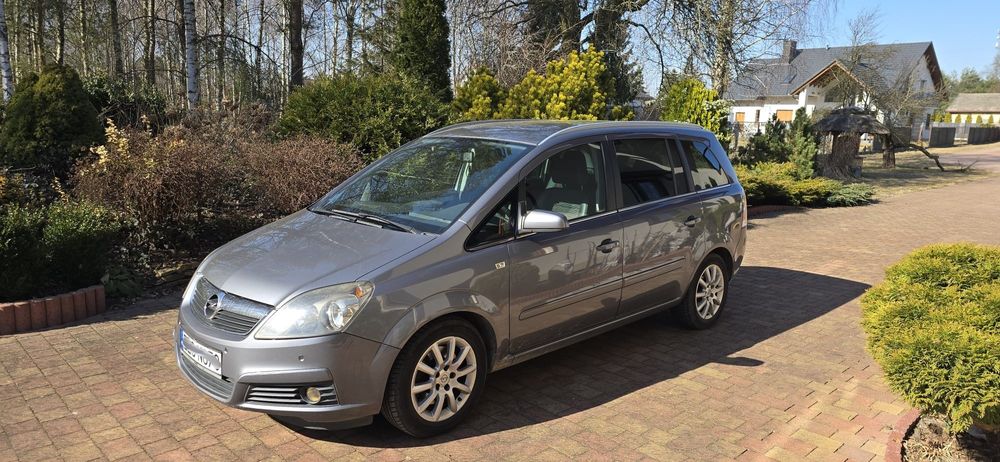 Zafira B diesel 7 osób ZADBANA