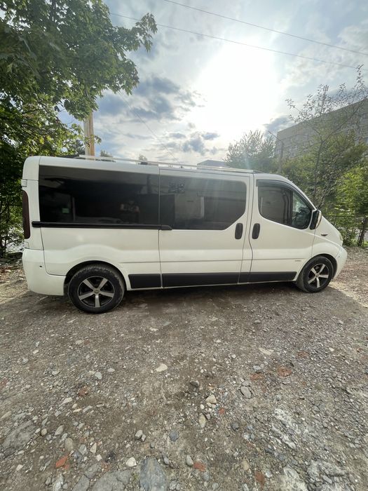 Опель віваро довга база opel vivaro long