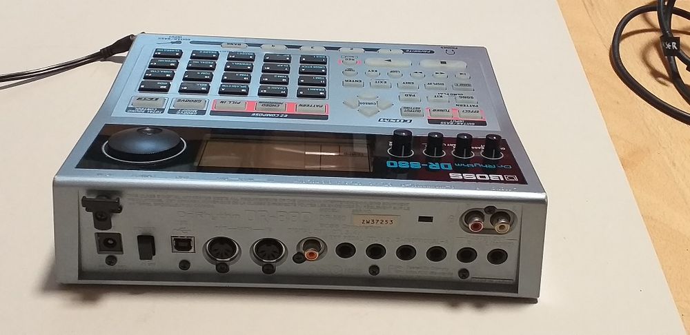 Boss DR-880 dr.Rythm automat perkusyjny.