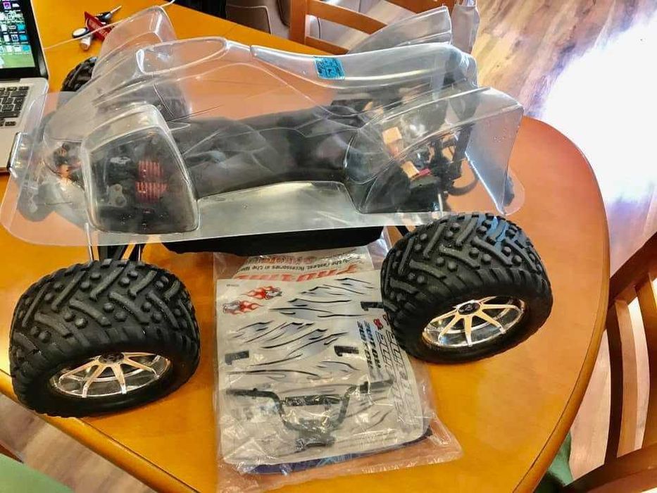 Karoseria QUAD RC 1:8 do Traxxas Summit, Savage HPI