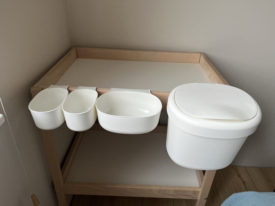 Przewijak Ikea SNIGLAR oraz pojemniki