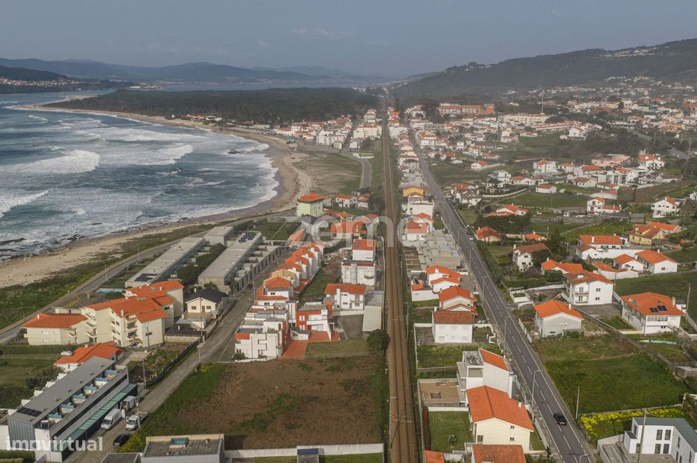 Terreno com 230 m2, 3ª linha de mar, praia de Moledo, Caminha