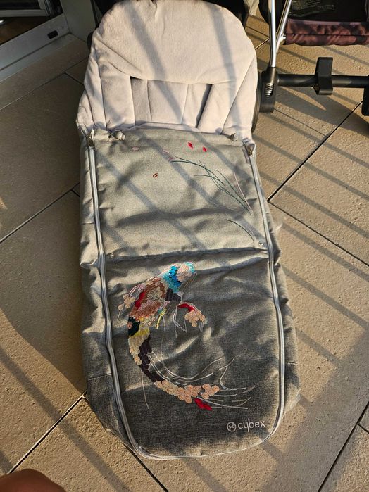 Cybex Koi – carrinho, cadeira auto + saco novo (chassis oferta)