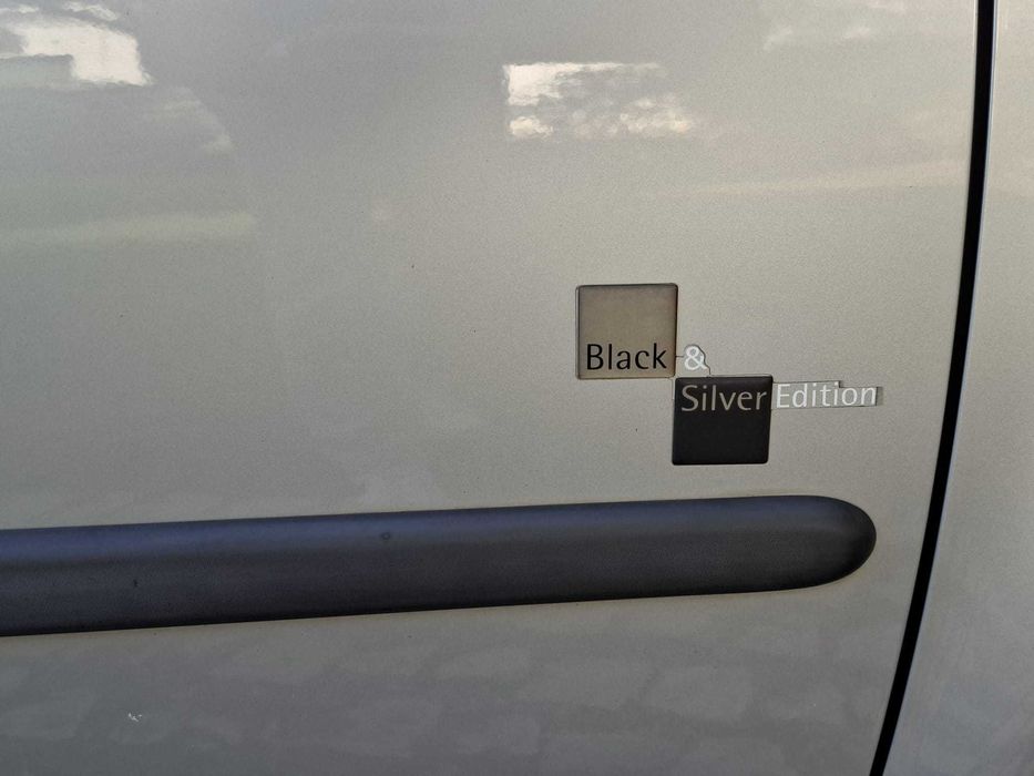Peugeot 107 1.0 Black & Silver (2012) – 5 Portas – Estado Excelente (Distribuição e AC Novos) — photo 4