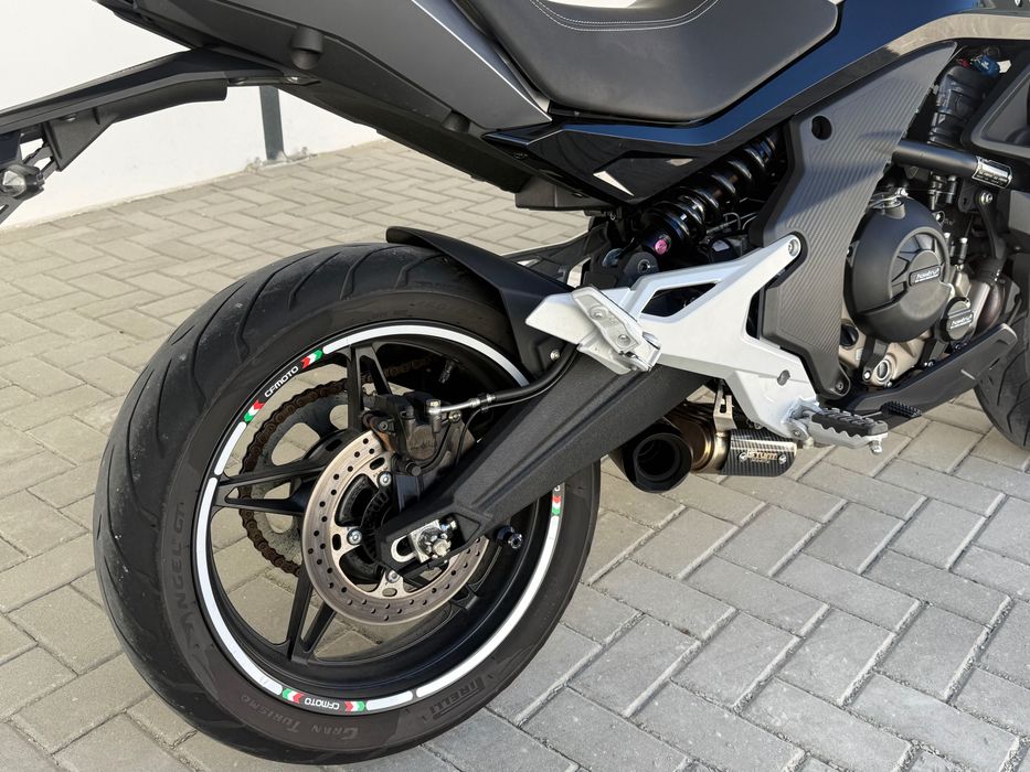CFMOTO MT650 - 2023