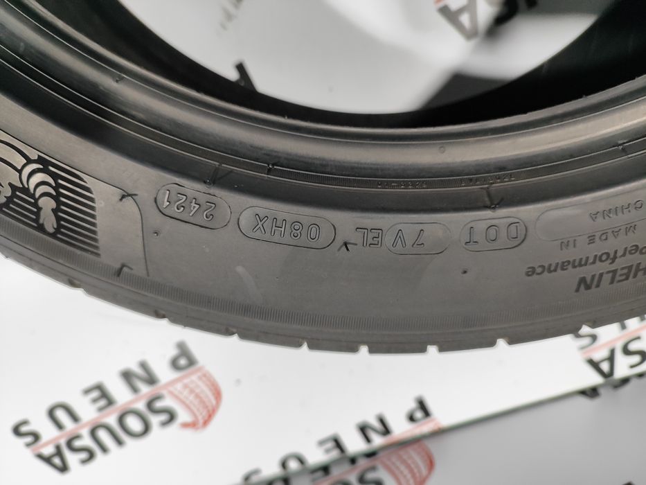 2 pneus semi novos 235-45ZR18