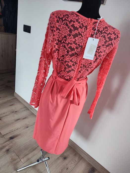 Nowa elegancka sukienka